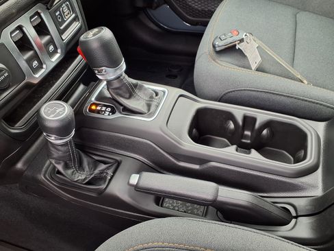 Used 2026 Jeep Wrangler Sport image 7