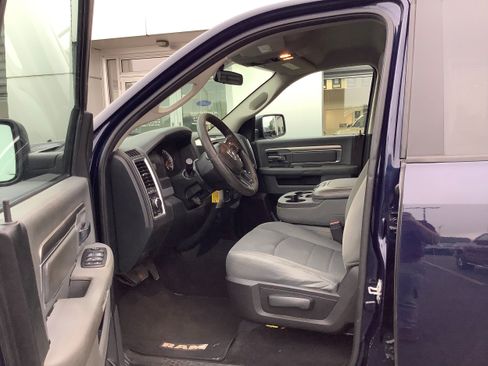 Used 2017 RAM 1500 Classic SLT AWD/4WD image 7