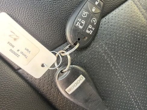 Used 2019 Dodge Grand Caravan GT w/ Safety Sphere Group FWD image 31