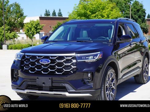 Used 2025 Ford Explorer Platinum w/ Ultimate Package AWD/4WD image 1