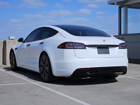 Used 2022 Tesla Model S image 3