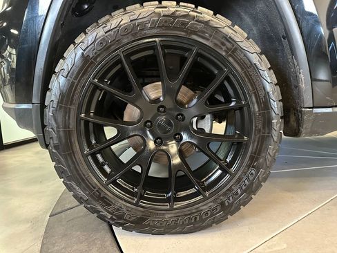 Used 2017 Jeep Grand Cherokee Limited AWD/4WD image 27