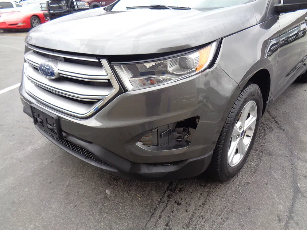Used 2017 Ford Edge SE AWD/4WD image 3