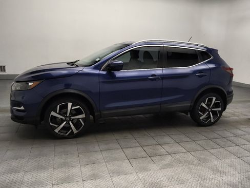 Used 2020 Nissan Rogue Sport SL FWD image 2