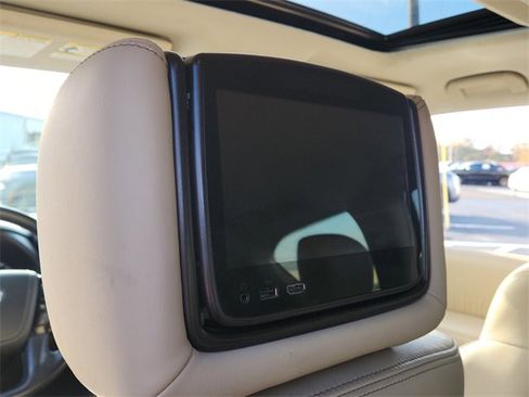 Used 2021 Nissan Armada Platinum w/ Captain's Chairs Package image 12