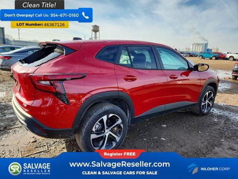 Used 2026 Chevrolet Trax RS FWD image 4