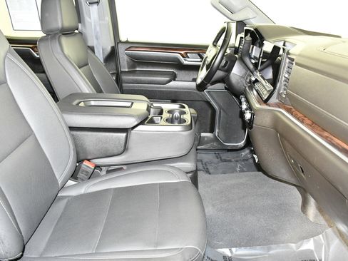 Used 2025 GMC Sierra 1500 SLT image 44