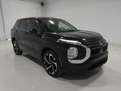 Used 2022 Mitsubishi Outlander ES AWD/4WD image 13