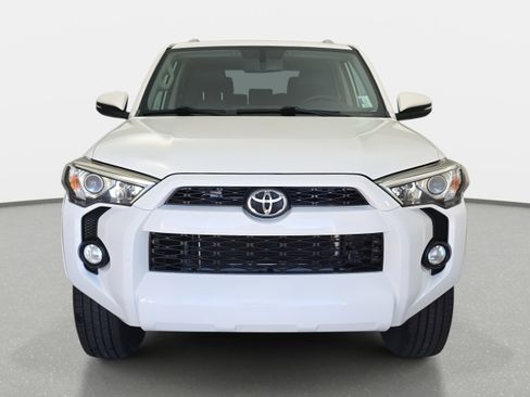 Used 2018 Toyota 4Runner SR5 Premium image 2