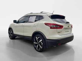 Used 2022 Nissan Rogue Sport SL video 3