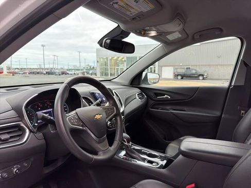 Used 2022 Chevrolet Equinox Premier image 16