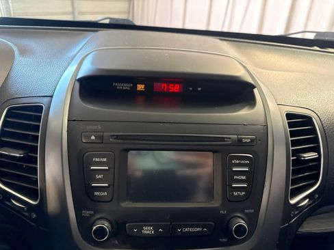 Used 2015 Kia Sorento LX AWD/4WD image 28