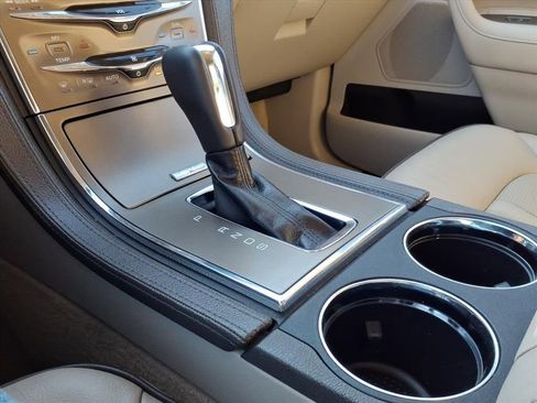 Used 2014 Lincoln MKX FWD w/ Equipment Group 101A image 19