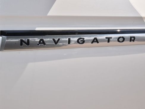 New 2025 Lincoln Navigator Reserve image 46