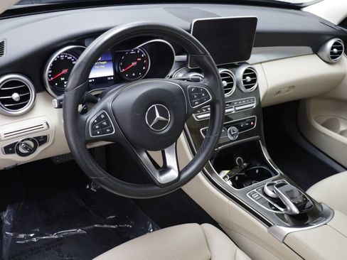Used 2018 Mercedes-Benz C 300 4MATIC Sedan image 6