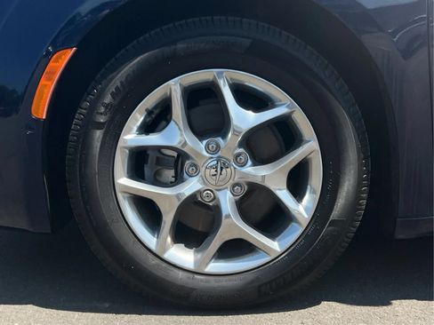 Used 2018 Chrysler Pacifica Limited w/ Advanced Safetytec Group FWD image 31