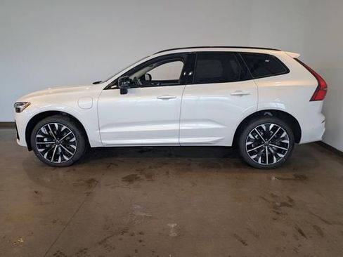 New 2026 Volvo XC60 T8 Ultra w/ Protection Package Premier AWD/4WD image 3