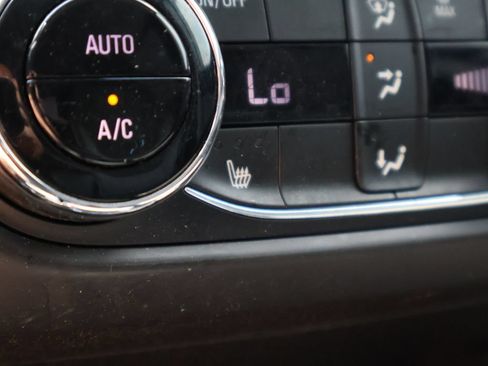 Used 2023 Chevrolet TrailBlazer LT w/ Convenience Package FWD image 35