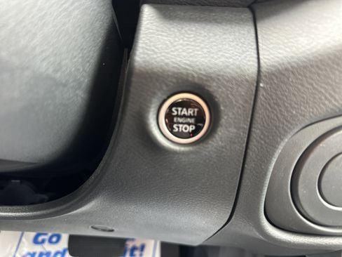 Used 2024 Nissan Frontier SL w/ Technology Package RWD image 14