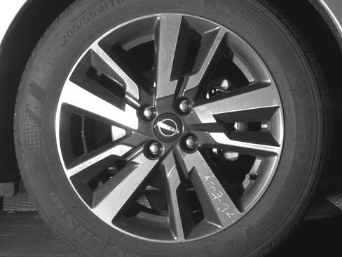 Used 2025 Nissan Versa SV FWD image 13