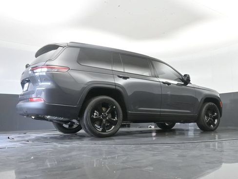 Used 2025 Jeep Grand Cherokee L Altitude AWD/4WD image 32
