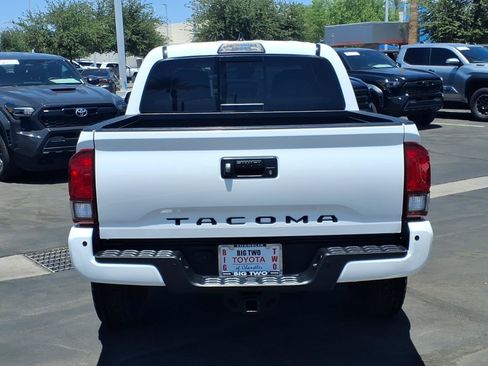 Used 2019 Toyota Tacoma TRD Off-Road AWD/4WD image 5