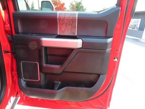 Used 2019 Ford F250 Lariat w/ Lariat Ultimate Package AWD/4WD image 41
