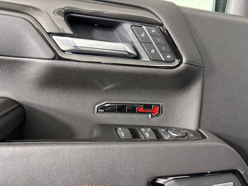 Used 2025 GMC Sierra 1500 AT4 w/ AT4 Premium Package image 8