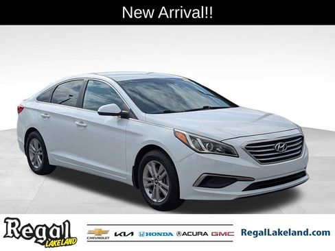Used 2016 Hyundai Sonata SE image 1