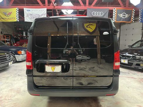 Used 2019 Mercedes-Benz Metris Passenger image 6