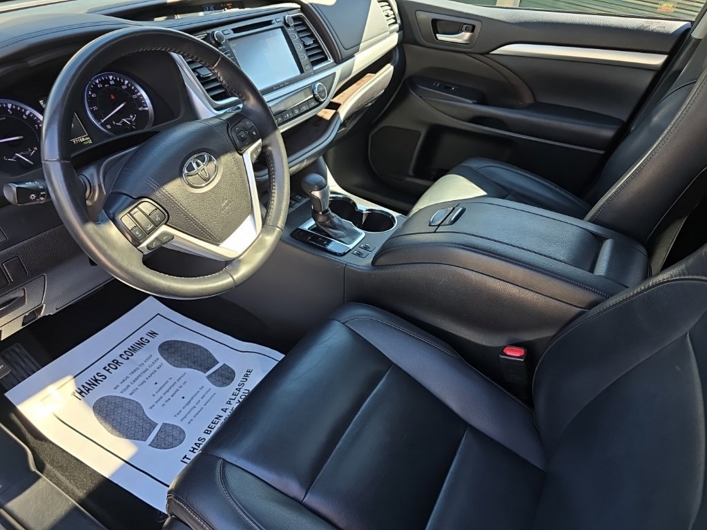 Certified 2019 Toyota Highlander XLE w/ Protection Package #3 AWD/4WD image 11