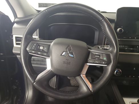 Used 2022 Mitsubishi Outlander SEL image 17