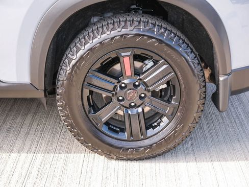 Used 2026 Nissan Rogue SV AWD/4WD image 9