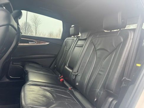 Used 2016 Lincoln MKX Reserve w/ Climate Package image 25