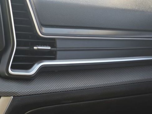 Used 2023 Kia Sportage LX image 27