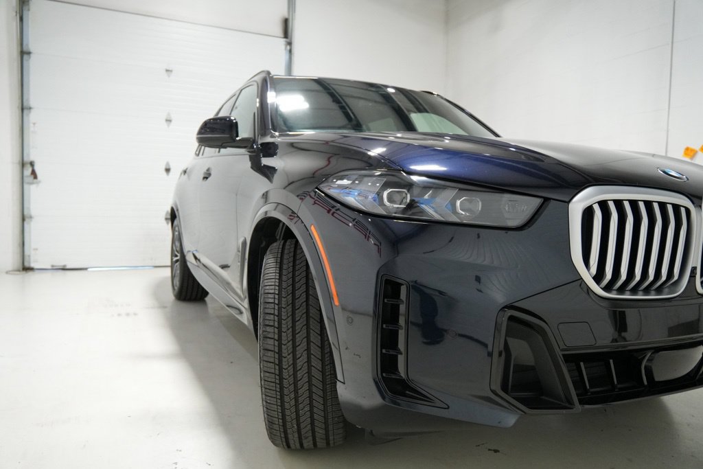 Used 2024 BMW X5 xDrive40i w/ M Sport Package AWD/4WD image 11