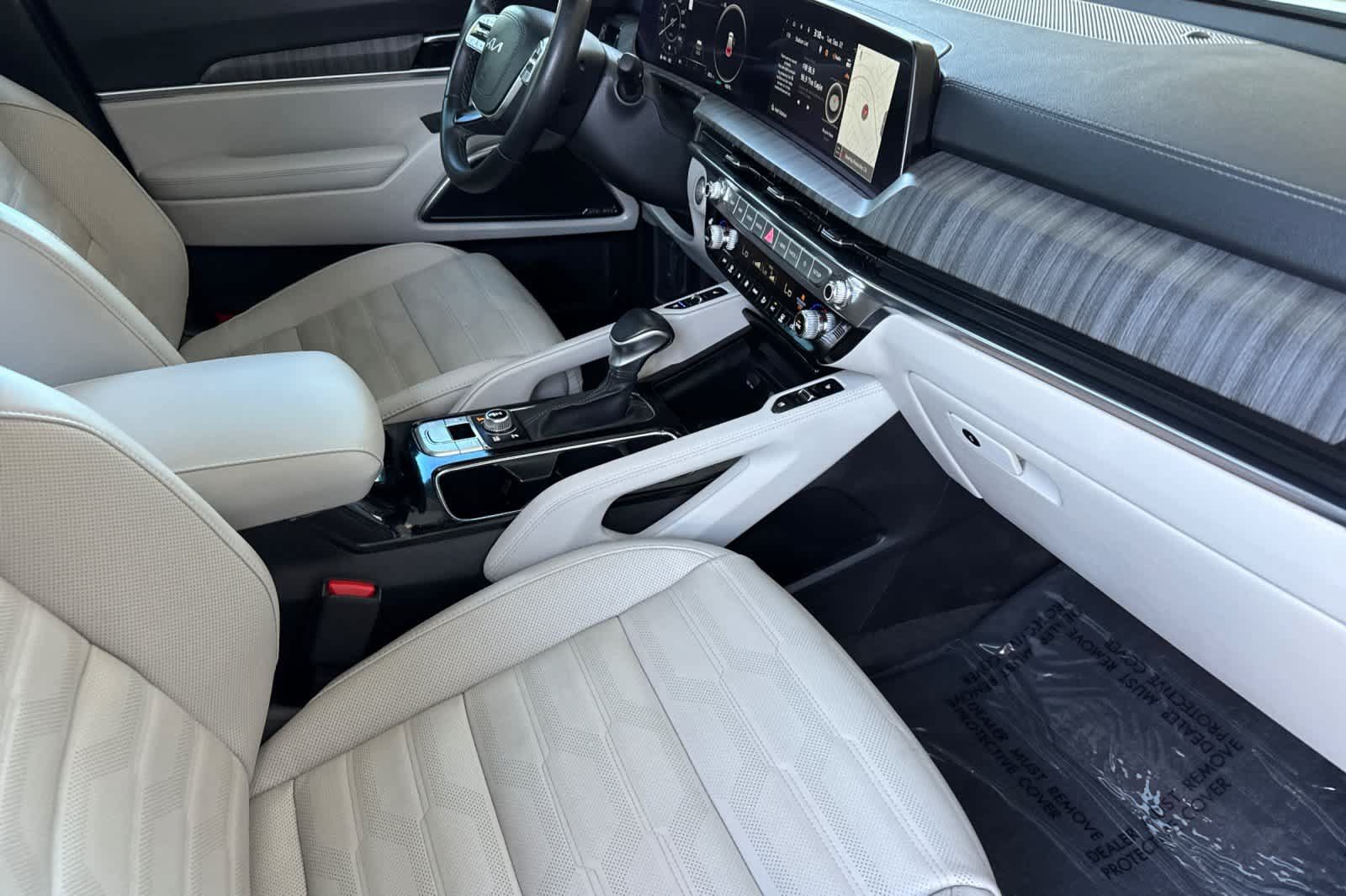 Used 2024 Kia Telluride SX Prestige w/ Towing Package AWD/4WD image 18