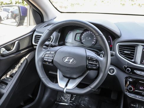 Used 2019 Hyundai Ioniq Electric FWD image 16