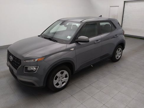 Used 2020 Hyundai Venue SE FWD image 2