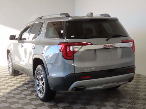 Used 2023 GMC Acadia SLT image 3