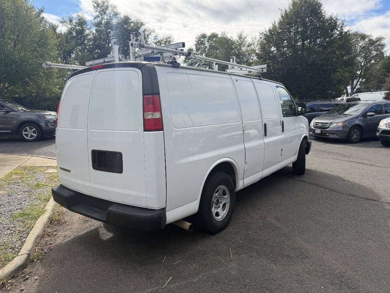 Used 2007 Chevrolet Express 1500 RWD image 7