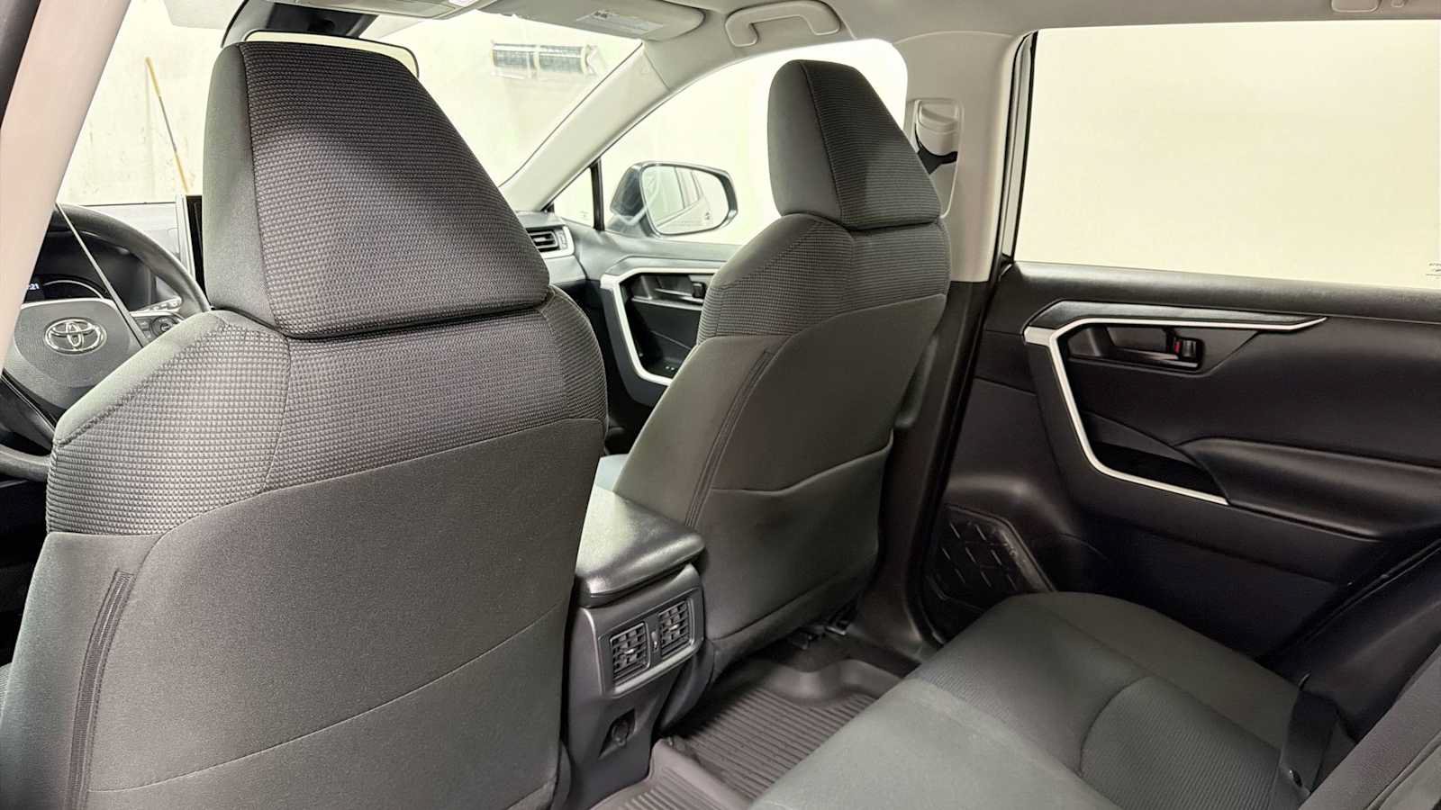Certified 2025 Toyota RAV4 LE AWD/4WD image 25