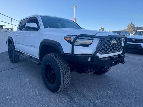 Used 2023 Toyota Tacoma TRD Off-Road image 10