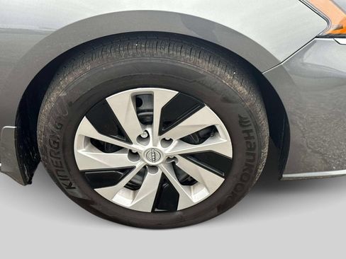 Used 2025 Nissan Altima 2.5 S FWD image 8