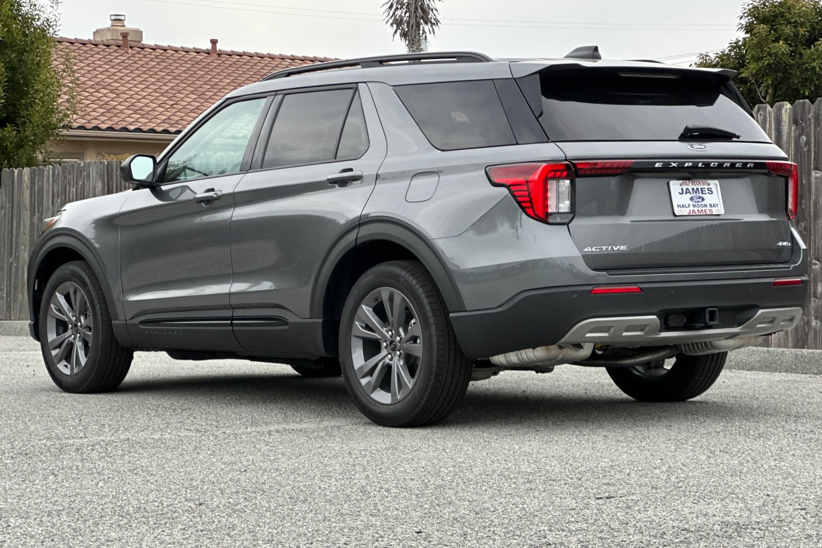 New 2026 Ford Explorer Active w/ Active Comfort Package AWD/4WD image 3
