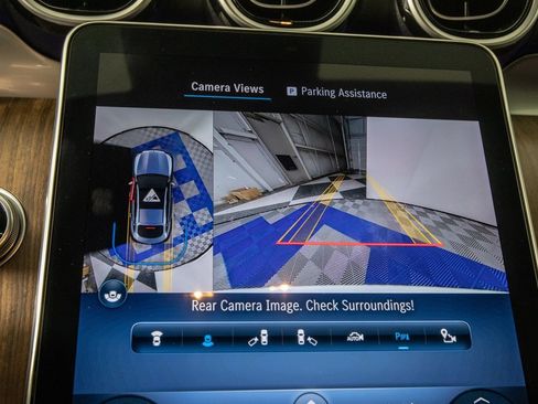 Used 2024 Mercedes-Benz GLC 300 4MATIC w/ AMG Line image 24