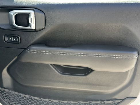 Used 2022 Jeep Wrangler Unlimited Sahara w/ Cold Weather Group image 15