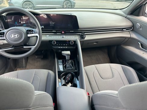Used 2024 Hyundai Elantra Blue FWD image 19