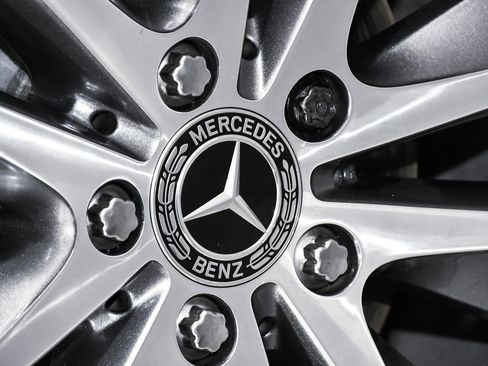 Used 2022 Mercedes-Benz GLE 350 4MATIC w/ Premium Package image 96