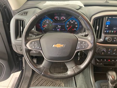 Used 2022 Chevrolet Colorado Z71 w/ Z71 Midnight Edition AWD/4WD image 9
